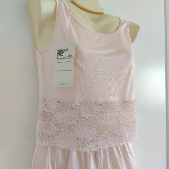 Elegant Pink Lace Trim Camisole - Picture 2 of 5